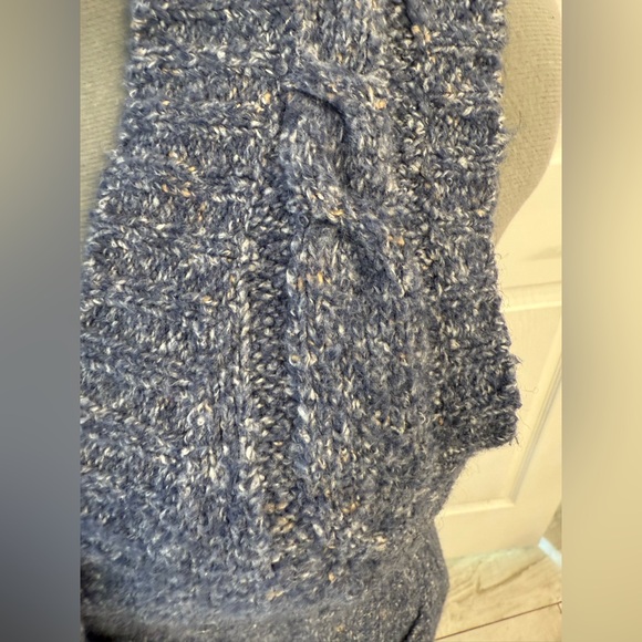 L.L.Bean Sweater Vest Women Med Blue Wool Blend Button Up Cable Knit Sleeveles - Picture 4 of 10